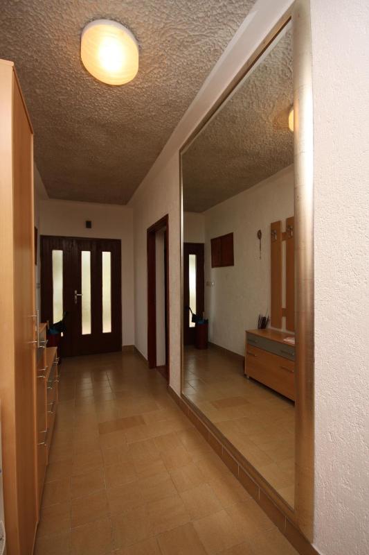 Three-Bedroom Apartment with Terrace and Sea View image 2