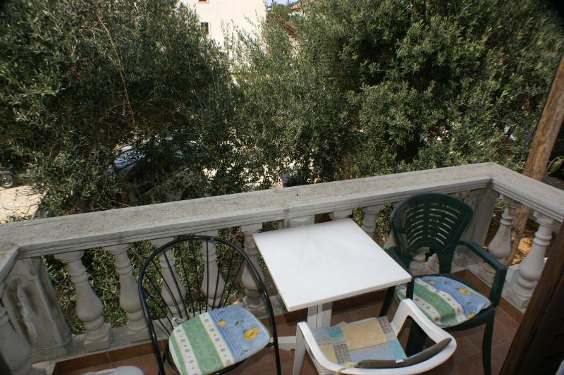Two-Bedroom Apartment with Balcony and Sea View image 3
