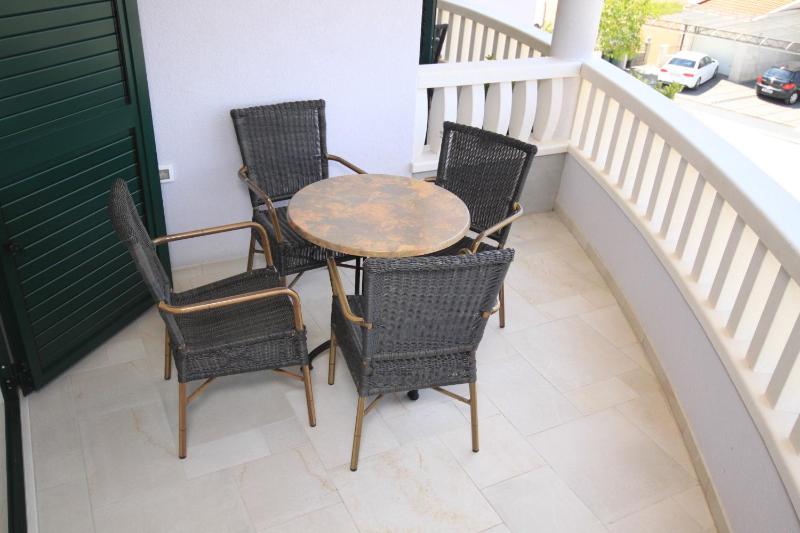 Apartments with a parking space Makarska - 3751 - image 7