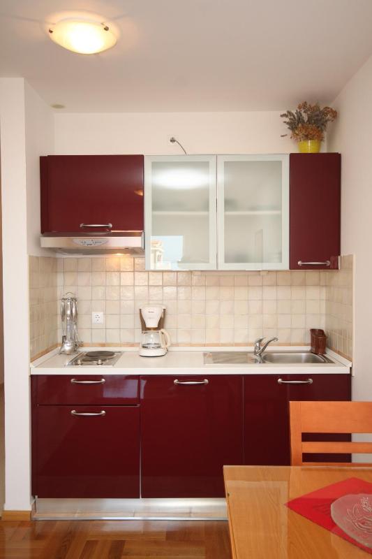 Apartments with a parking space Makarska - 3751 - image 3