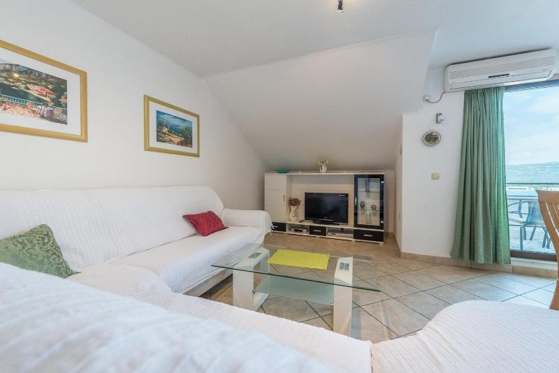 Two-Bedroom Apartment with Terrace and Sea View image 1