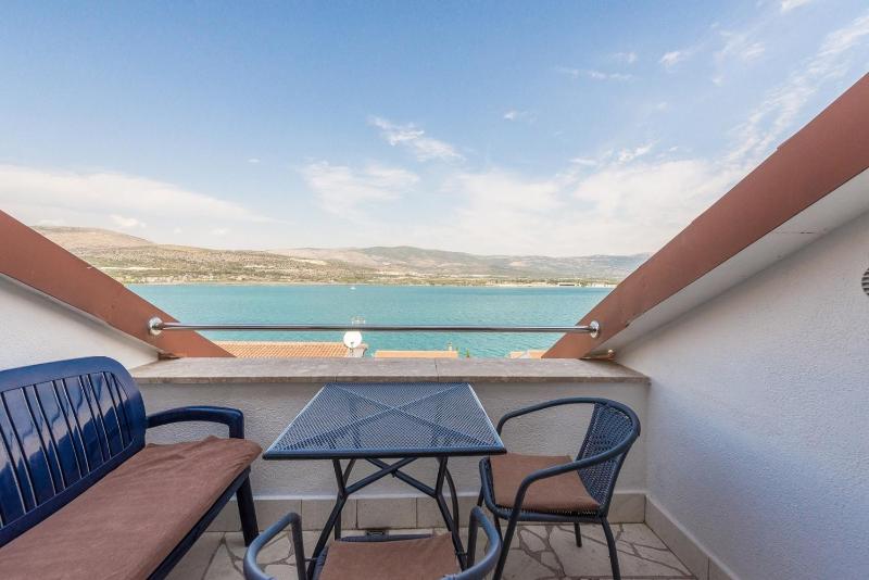 Two-Bedroom Apartment with Terrace and Sea View image 3