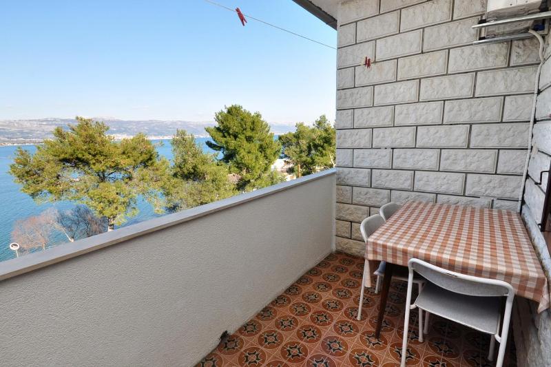 Two-Bedroom Apartment with Balcony and Sea View image 4