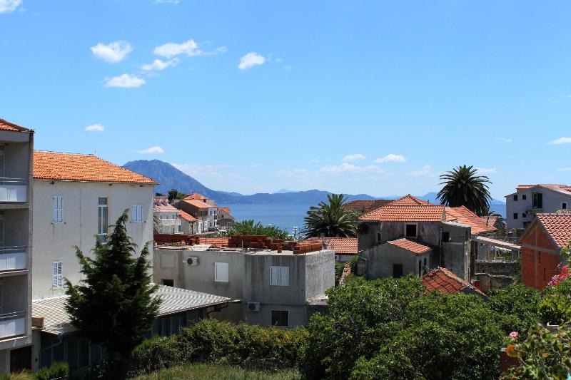 Studio with Balcony and Sea View image 2