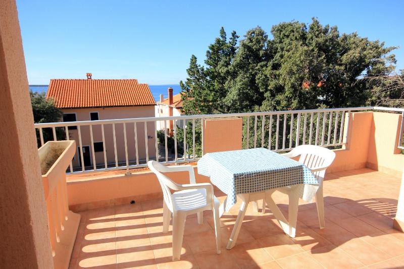 Double Room with Terrace and Sea View   image 3
