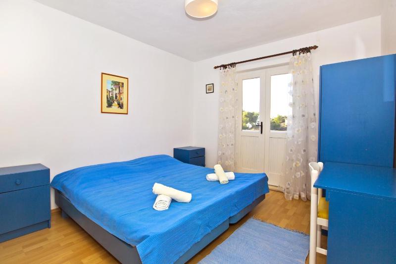 Apartment with Balcony and Sea View image 1