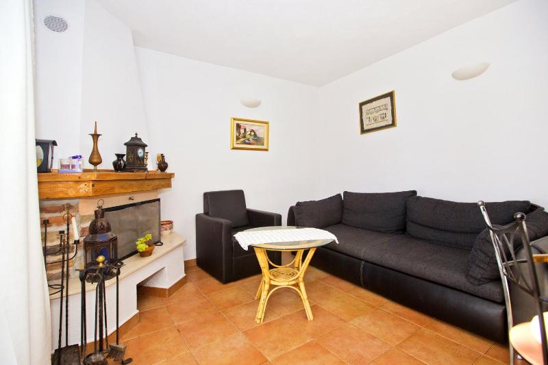 One-Bedroom Apartment with Balcony and Sea View image 1