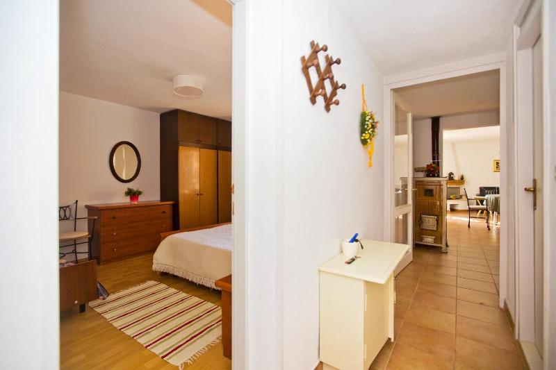 One-Bedroom Apartment with Balcony and Sea View image 2