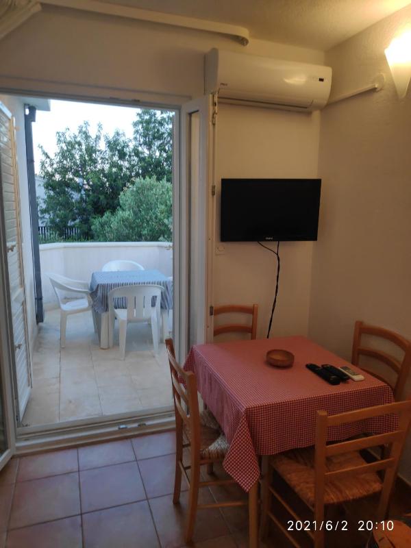 One-Bedroom Apartment with Terrace image 3