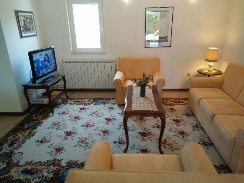 Three-Bedroom Apartment with Terrace image 4