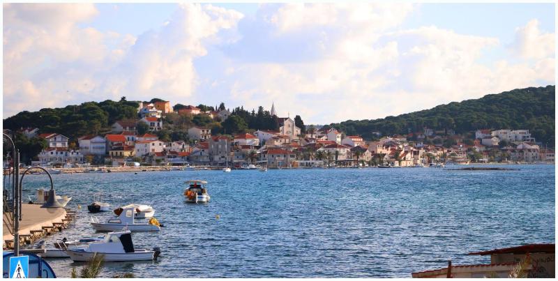 Apartments by the sea Rogoznica - 1089 - image 2