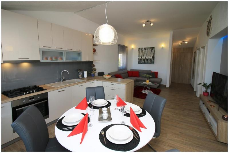 Two-Bedroom Apartment with Terrace and Sea View image 4
