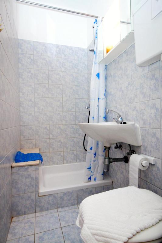 Double Room with Terrace and Sea View   image 4