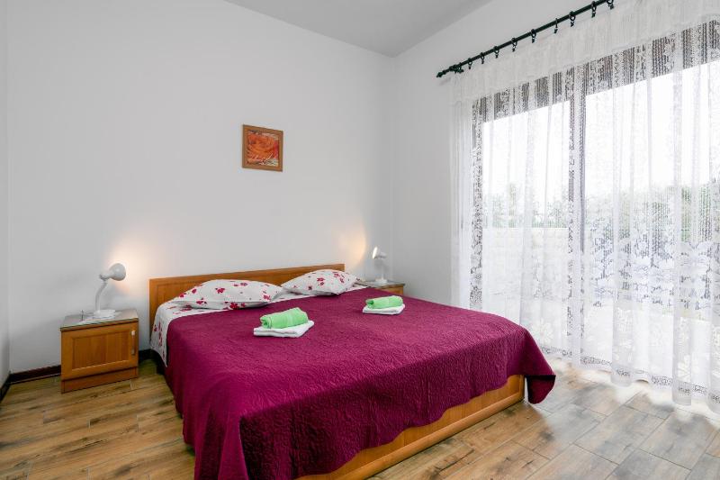 Three-Bedroom Apartment with Terrace image 4