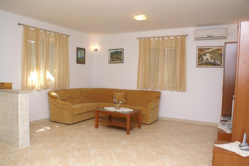 Apartments by the sea Supetar Brac - 4274 - image 12