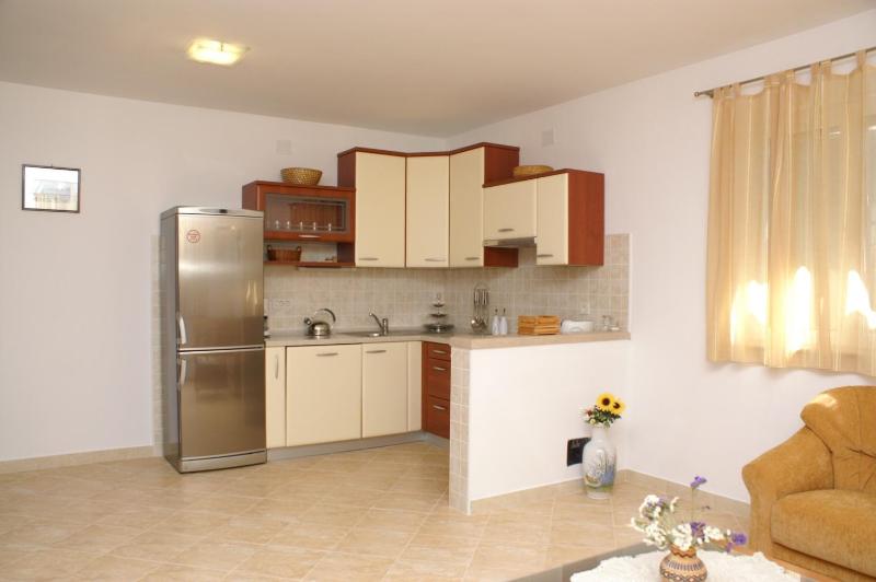 Apartments by the sea Supetar Brac - 4274 - image 8