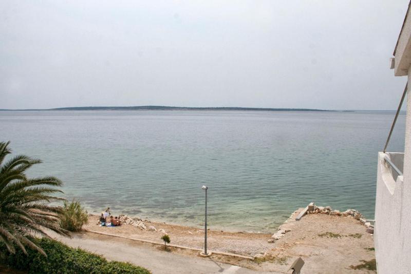 One-Bedroom Apartment with Terrace and Sea View image 3