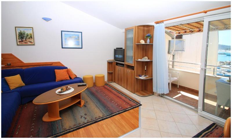 Apartment Rogoznica 1089c - image 16