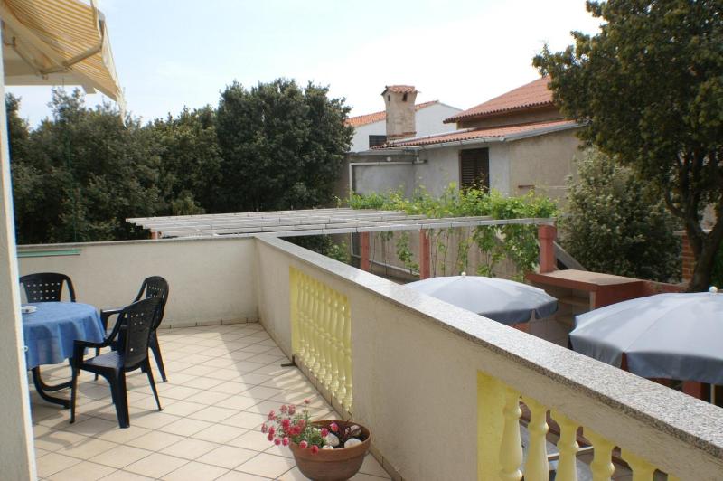 One-Bedroom Apartment with Terrace image 3