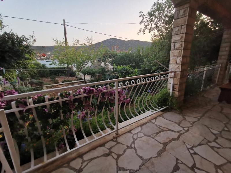 Three-Bedroom Apartment with Terrace and Sea View image 3