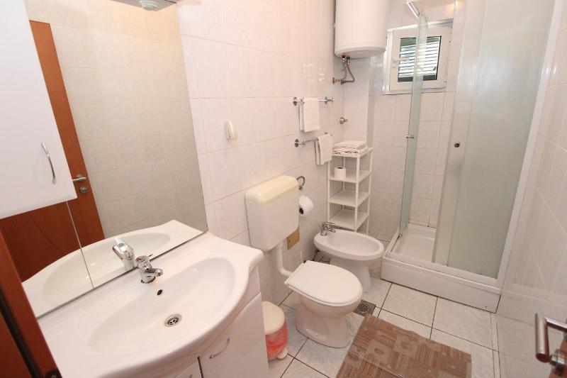 Apartments by the sea Mandre Pag - 4084 - image 22