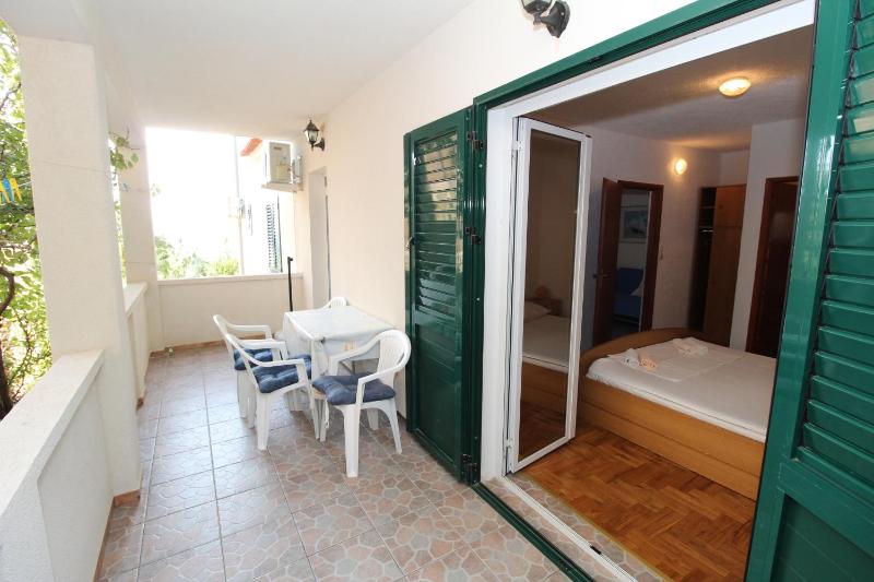 Apartments by the sea Mandre Pag - 4084 - image 16