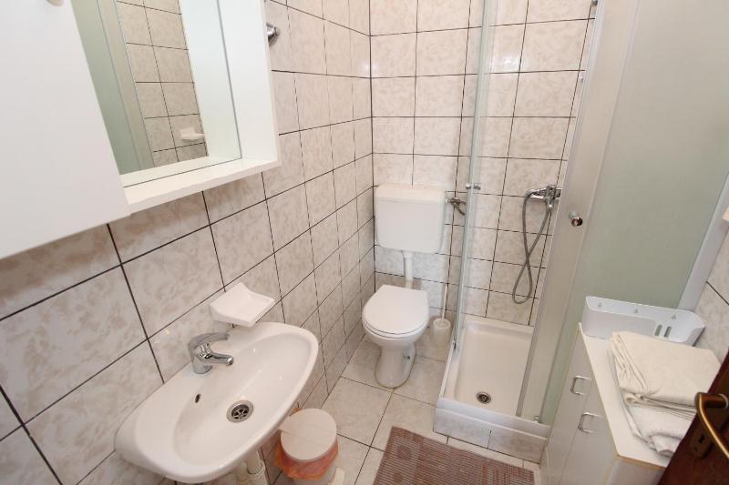 Apartments by the sea Mandre Pag - 4084 - image 20