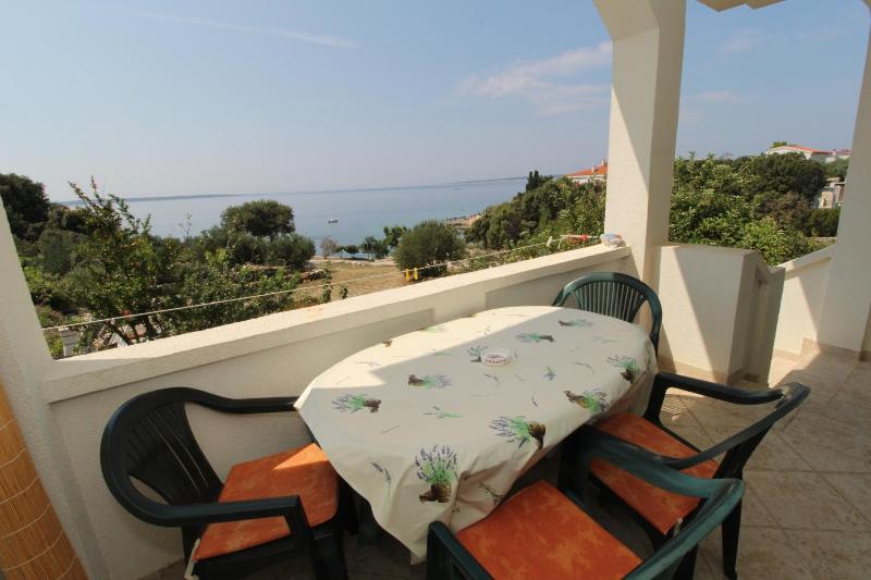 Apartments by the sea Mandre Pag - 4084 - image 11