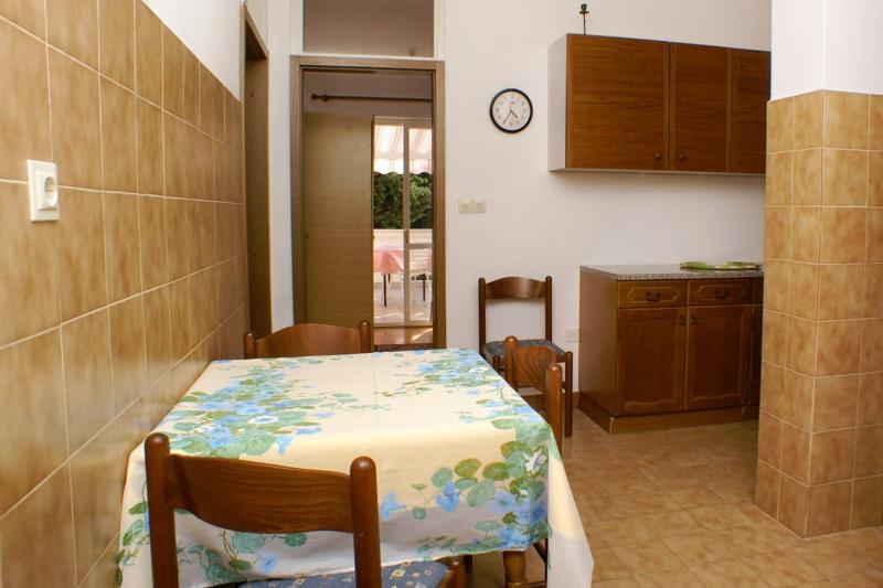 Apartments by the sea Novalja Pag - 4052 - image 13