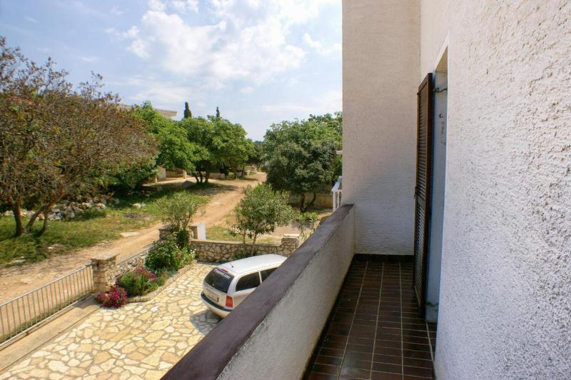 One-Bedroom Apartment with Terrace and Sea View image 3