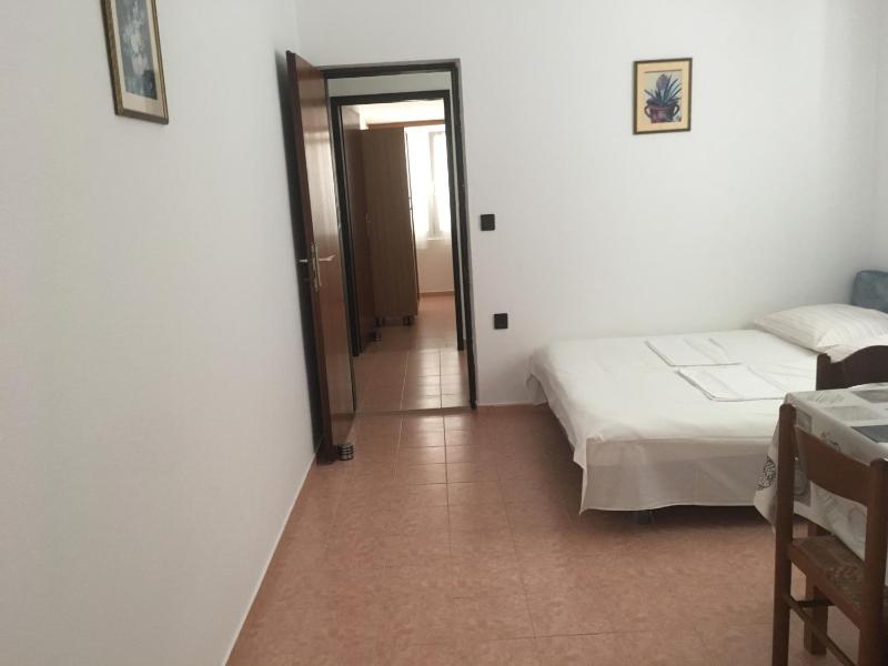 One-Bedroom Apartment with Terrace and Sea View image 1