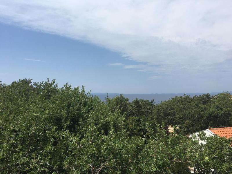 One-Bedroom Apartment with Terrace and Sea View image 4