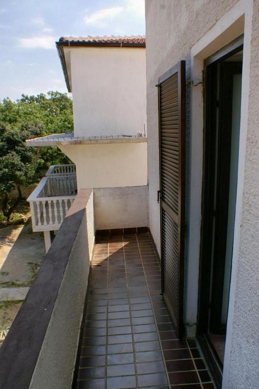 One-Bedroom Apartment with Terrace and Sea View image 3