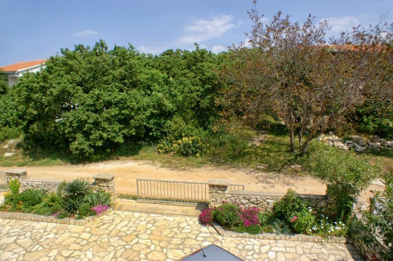 One-Bedroom Apartment with Terrace and Sea View image 2