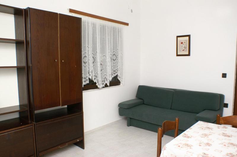 One-Bedroom Apartment with Terrace and Sea View image 1