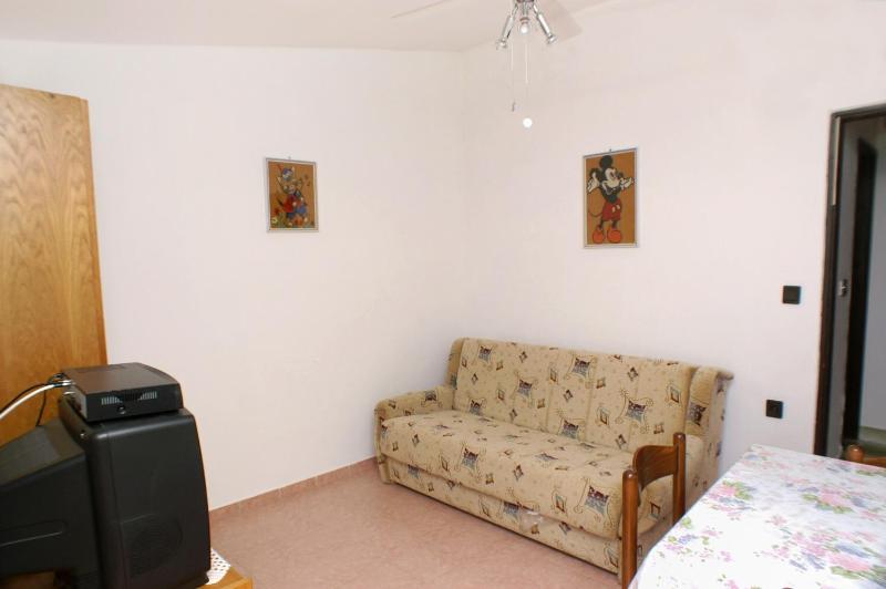 One-Bedroom Apartment with Terrace and Sea View image 1