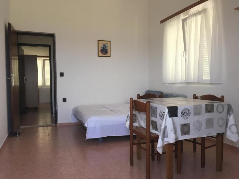 One-Bedroom Apartment with Terrace and Sea View image 1