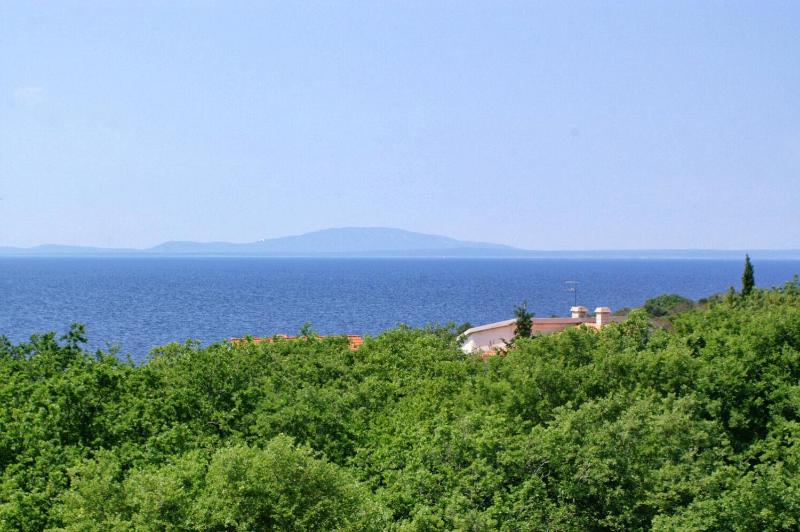 One-Bedroom Apartment with Terrace and Sea View image 2