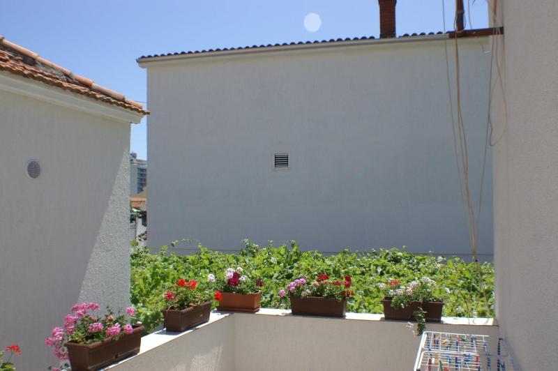 Apartments with parking space Vodice - 4192 - image 9