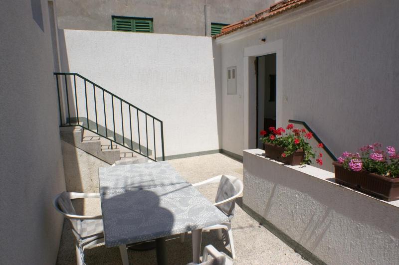 Apartments with parking space Vodice - 4192 - image 4