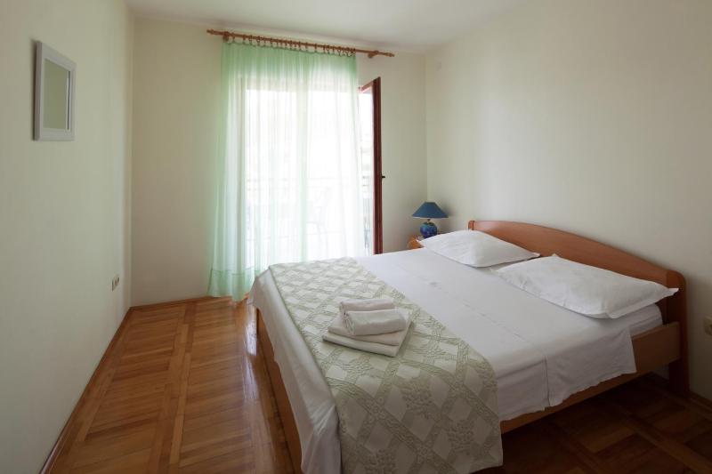 One-Bedroom Apartment with Terrace and Sea View image 1