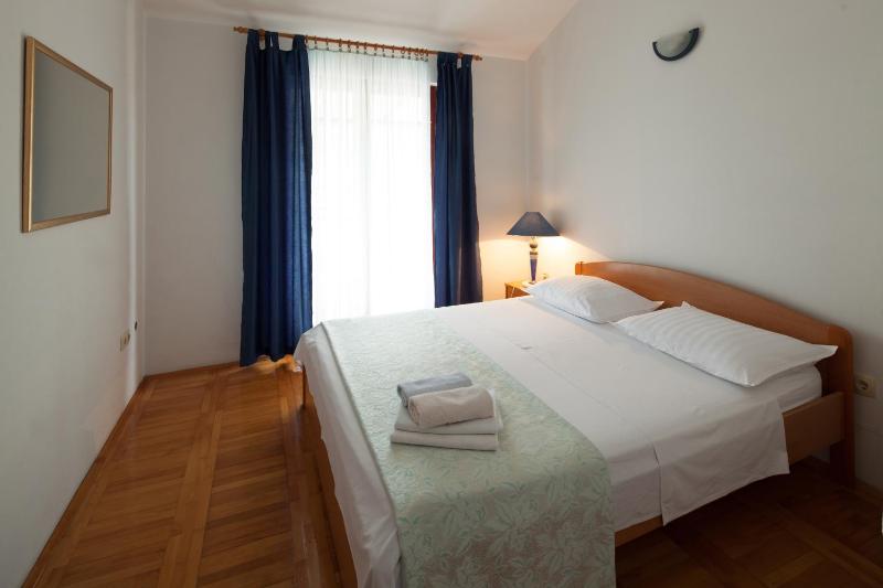 One-Bedroom Apartment with Terrace and Sea View image 1