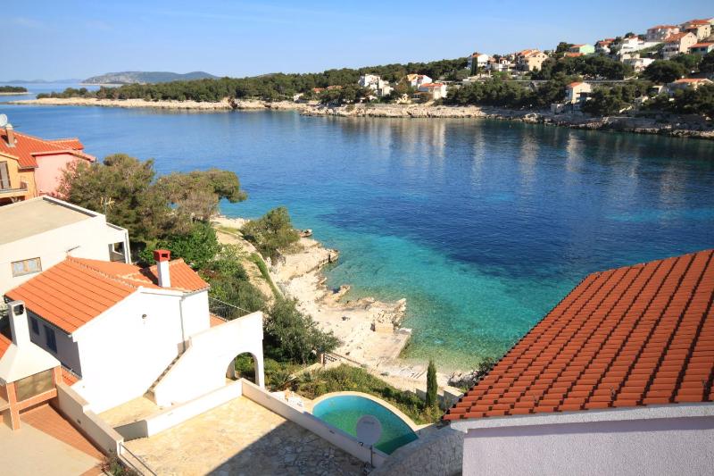 One-Bedroom Apartment with Terrace and Sea View image 2