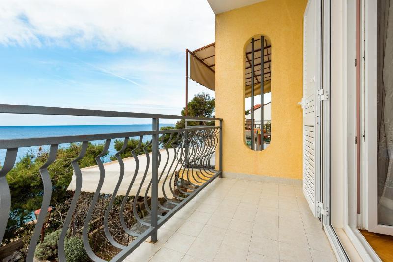 Two-Bedroom Apartment with Terrace and Sea View image 4