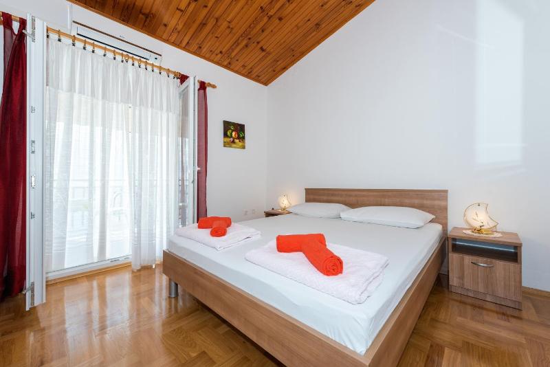 Apartment with Terrace and Sea View image 1
