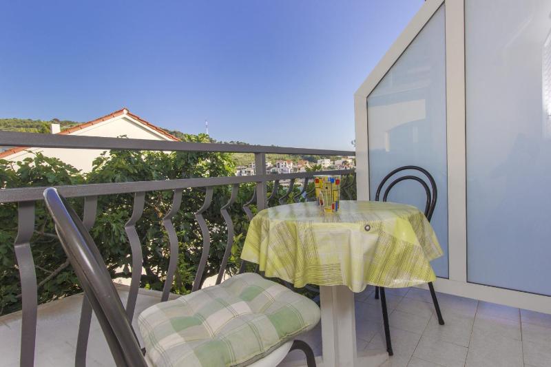 Apartment with Terrace and Sea View image 4