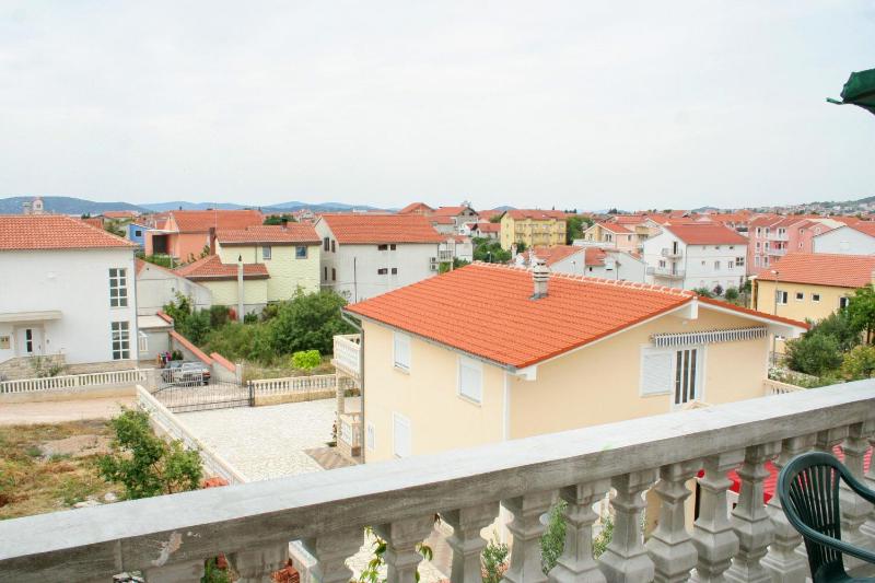 One-Bedroom Apartment with Terrace image 2