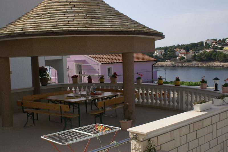 Apartments by the sea Bilo Primosten - 4168 - image 26