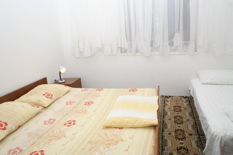 Apartments by the sea Bilo Primosten - 4168 - image 24