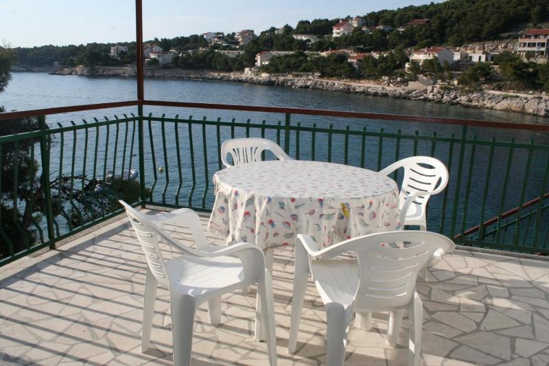Apartments by the sea Bilo Primosten - 4168 - image 23